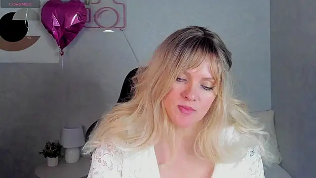 Snapshot of Victoria_Nelson chatting on 03/02/26, 05:08 Victoria Nelson online show from 03/02/26, 05:08