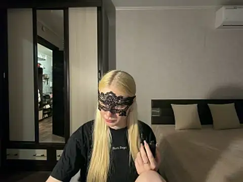 Polly Skil online show from 02/18/26, 04:47