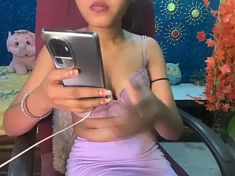 Snapshot of Brown-beauty chatting on 07/11/26, 12:11 Brown-beauty online show from 07/11/26, 12:11