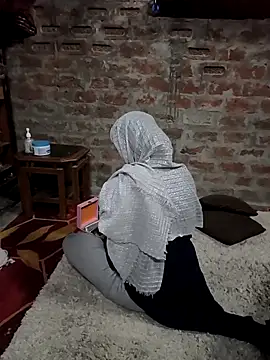 Snapshot of Babu1988UP chatting on 04/08/26, 02:02 Babu1988UP online show from 04/08/26, 02:02