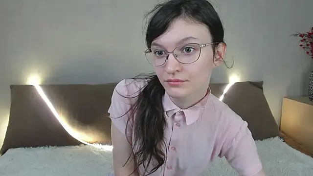 ThoraMarola online show from 03/19/26, 05:18