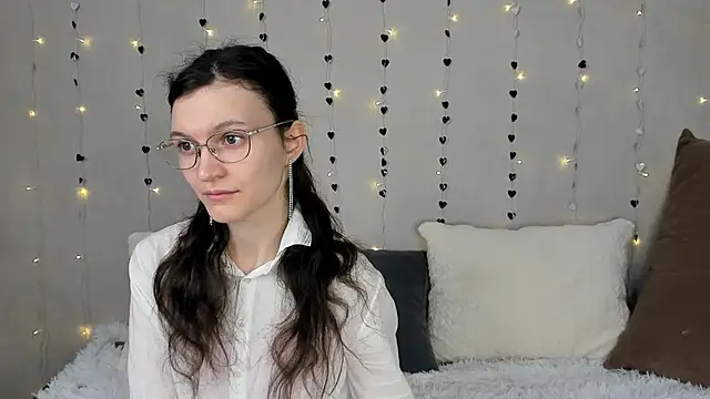 ThoraMarola online show from 02/17/26, 05:05