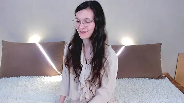ThoraMarola online show from 05/08/26, 05:22