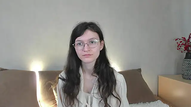 ThoraMarola online show from 03/31/26, 05:09