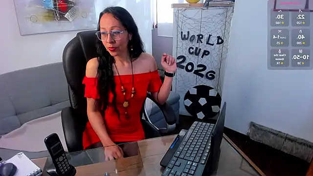 Snapshot of loretta_fraser chatting on 06/12/26, 01:09 loretta fraser online show from 06/12/26, 01:09