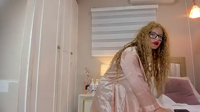 isabela  x online show from 03/26/26, 11:41