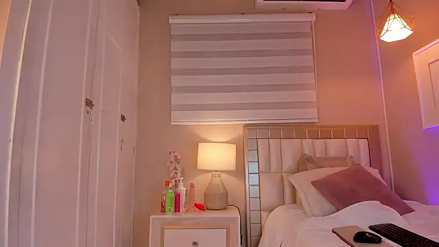 isabela  x online show from 02/12/26, 11:43