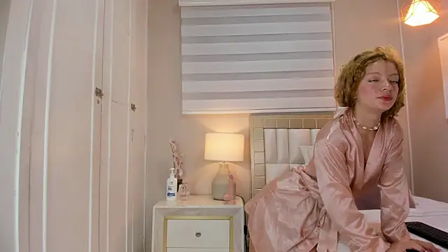 isabela  x online show from 04/07/26, 11:34