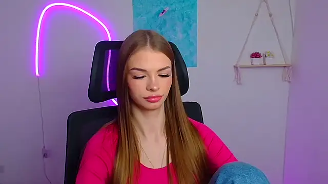 Lina Loveuu online show from 04/11/26, 11:36