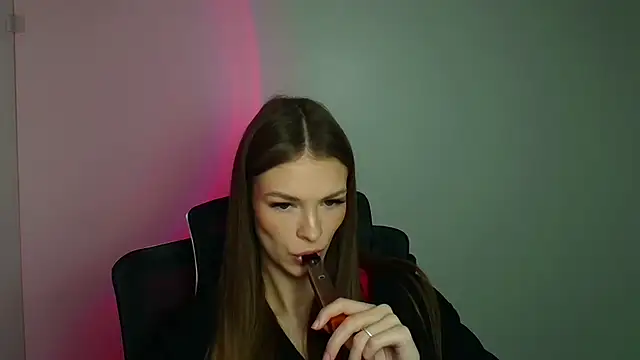 Lina Loveuu online show from 02/19/26, 12:46