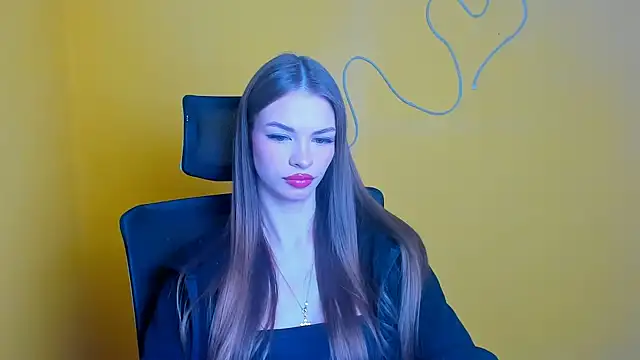 Lina Loveuu online show from 04/03/26, 12:00