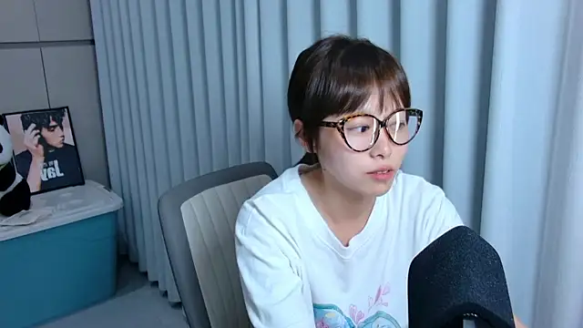 yuki-888 online show from 04/18/26, 03:14