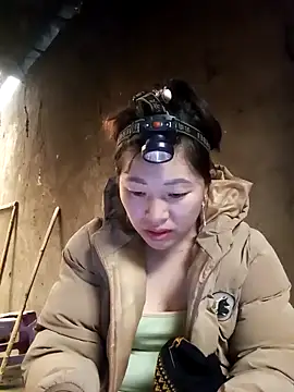 Snapshot of Nga_x9 chatting on 02/03/26, 06:22 Nga x9 online show from 02/03/26, 06:22