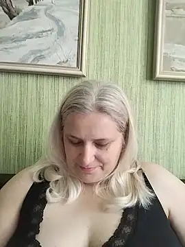 NyushaLollipop online show from 05/18/26, 07:13
