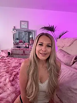 JulieSol online show from 04/04/26, 07:15