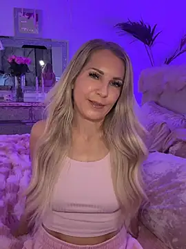 JulieSol online show from 02/13/26, 08:36