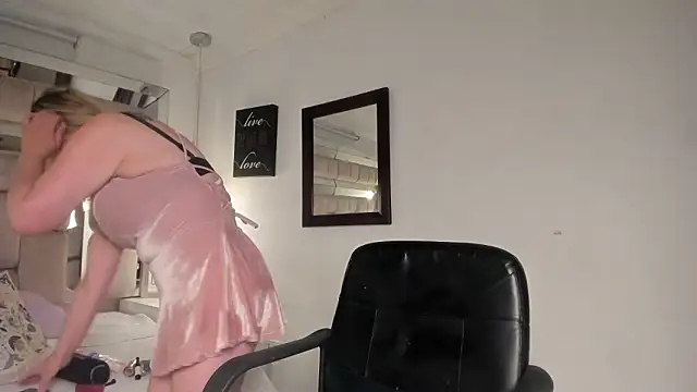 SofiaMilfx69 online show from 03/05/26, 01:40