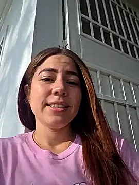 Snapshot of dani_ferreer1 chatting on 06/21/26, 08:58 dani ferreer1 online show from 06/21/26, 08:58