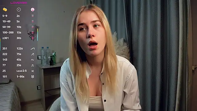 LuanaFincel online show from 02/08/26, 01:03