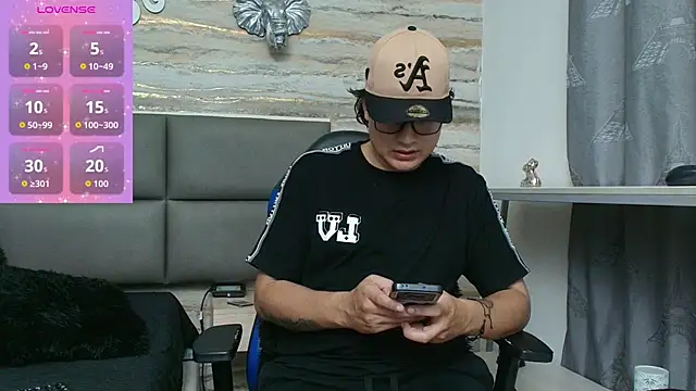 Danner Alaia online show from 02/27/26, 08:19