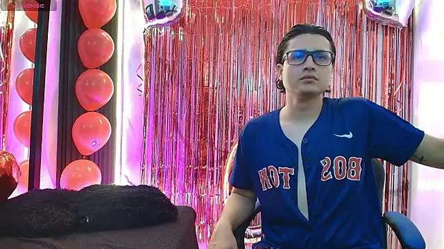 Danner Alaia online show from 02/13/26, 08:53