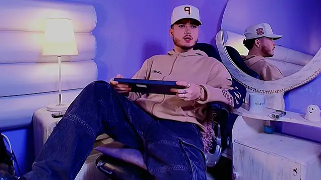 Snapshot of Salvattore_Muller chatting on 02/04/26, 01:22 Salvattore Muller online show from 02/04/26, 01:22