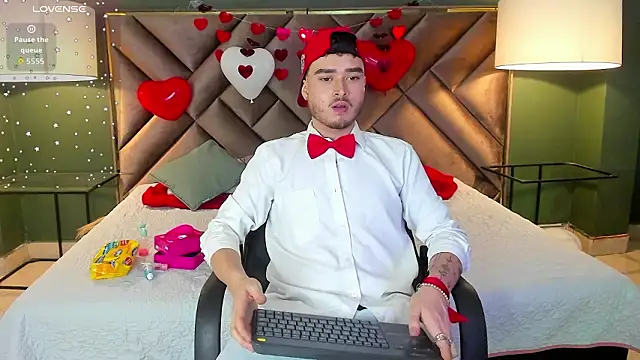 Snapshot of Salvattore_Muller chatting on 02/15/26, 09:14 Salvattore Muller online show from 02/15/26, 09:14