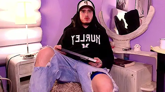 Snapshot of Salvattore_Muller chatting on 02/06/26, 04:19 Salvattore Muller online show from 02/06/26, 04:19