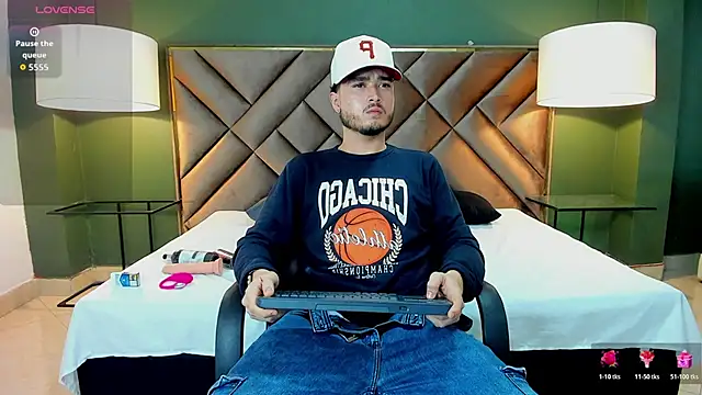 Salvattore Muller online show from 03/23/26, 08:52