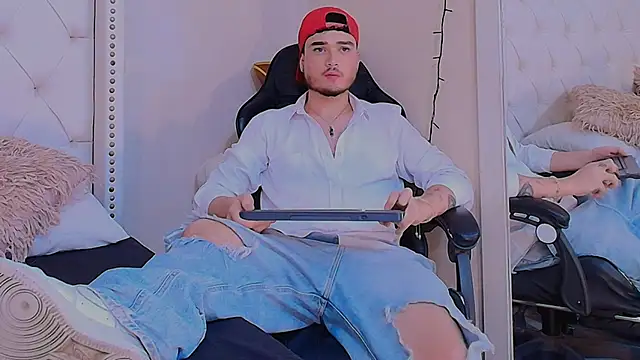 Snapshot of Salvattore_Muller chatting on 02/10/26, 08:30 Salvattore Muller online show from 02/10/26, 08:30