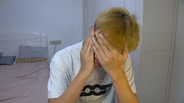 Chocolates-001 online show from 03/12/26, 10:30