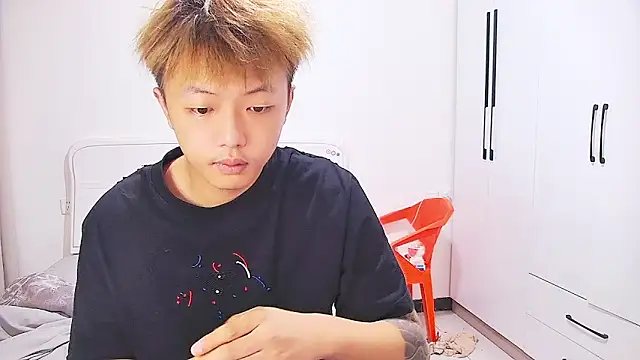 Chocolates-001 online show from 06/14/26, 08:15