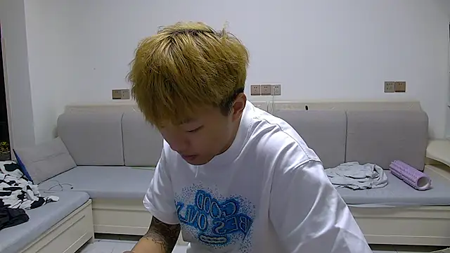 Chocolates-001 online show from 03/21/26, 06:14