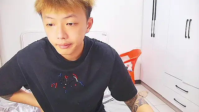 Chocolates-001 online show from 06/12/26, 02:04