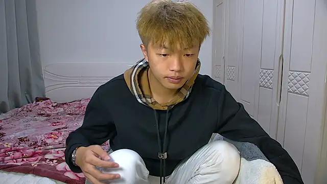 Chocolates-001 online show from 02/06/26, 05:58