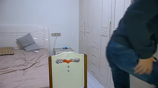 Chocolates-001 online show from 03/17/26, 10:07