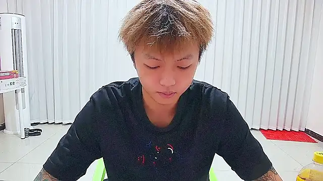 Chocolates-001 online show from 07/25/26, 03:18