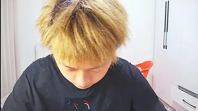 Chocolates-001 online show from 06/18/26, 11:59