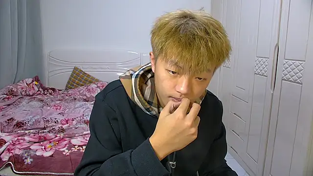 Chocolates-001 online show from 02/10/26, 11:09