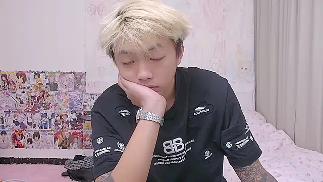 Chocolates-001 online show from 04/28/26, 11:47