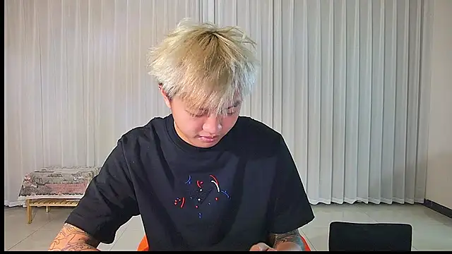 Chocolates-001 online show from 04/08/26, 09:00