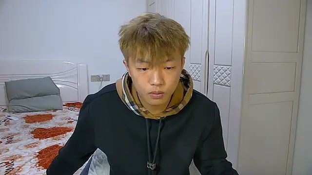 Chocolates-001 online show from 02/03/26, 10:42