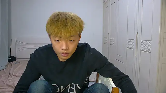 Chocolates-001 online show from 03/08/26, 10:18