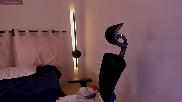 ella  olmos online show from 02/10/26, 01:10