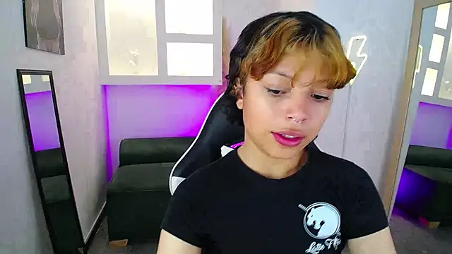 melodyy as online show from 04/08/26, 12:39