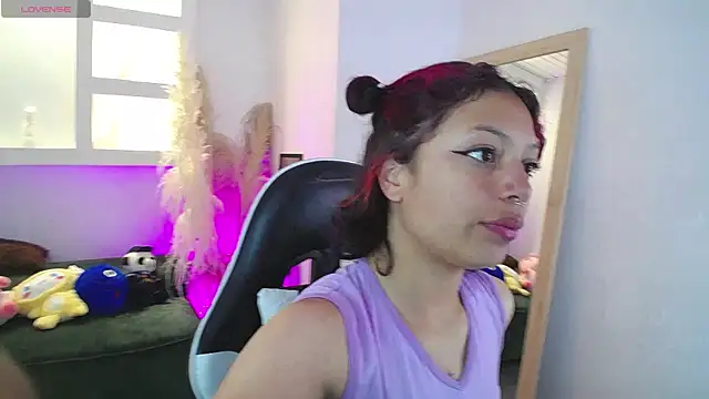 Snapshot of melodyy_as chatting on 06/16/26, 01:33 melodyy as online show from 06/16/26, 01:33