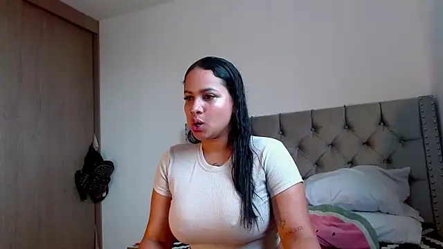 celeneortii online show from 04/12/26, 09:07