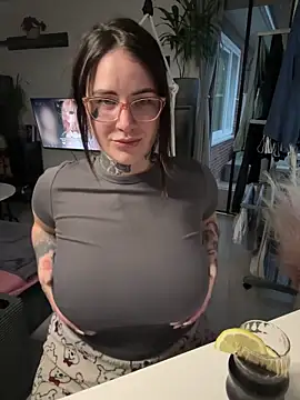 NyxTattoo online show from 04/13/26, 06:01