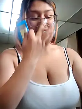 TatiJx Pink online show from 02/09/26, 11:41