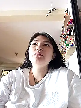 LauraHorny69 online show from 06/05/26, 02:34